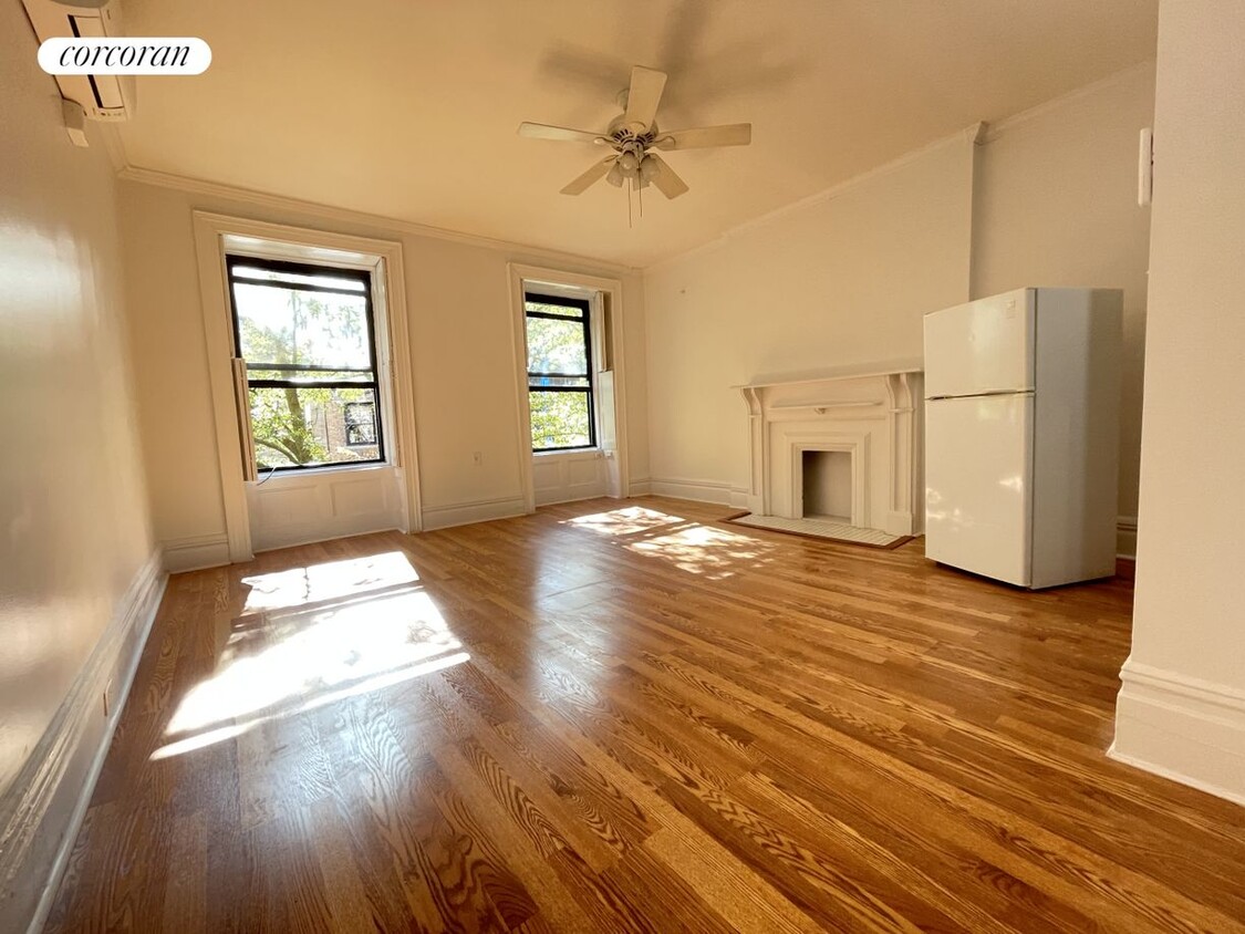 Foto principal - 313 W 78th St