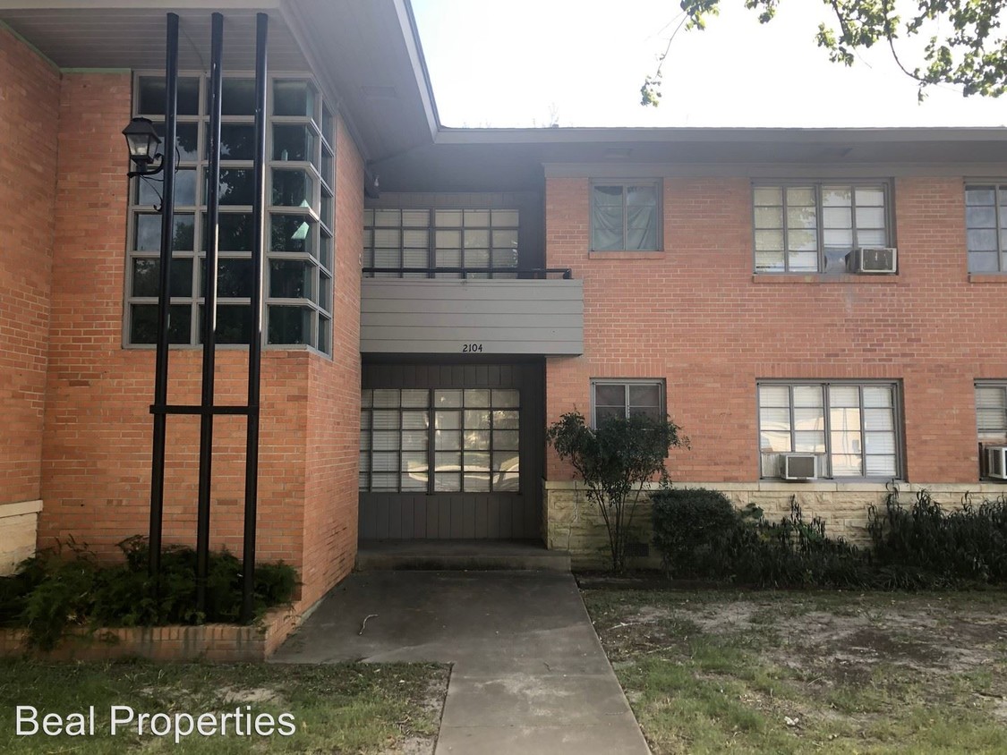 Primary Photo - 2101 S College Ave