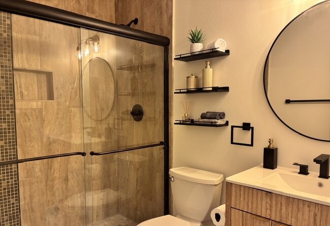Segundo baño reformado - 2206 Huntingdon Chase