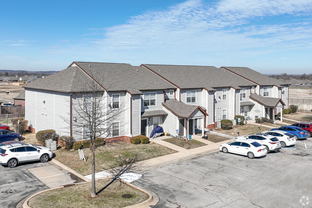 Primario - Glenshire Court Apartments