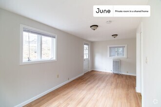 Building Photo - Private bedroom in 4 bed/2 bath Home