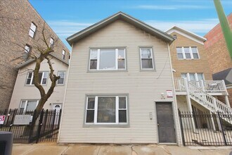 Building Photo - 518 N May St