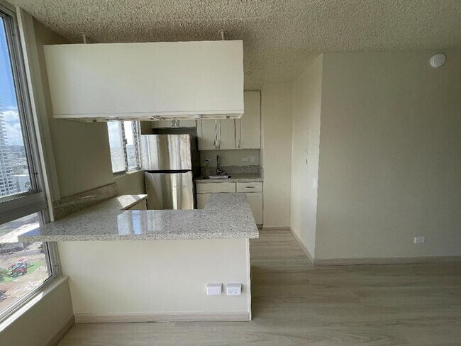 Foto del edificio - To register for the showing time below, no...
