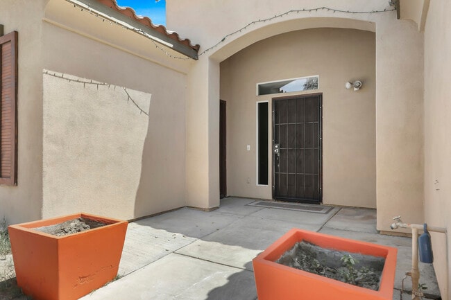 Building Photo - 50342 San Capistrano Dr