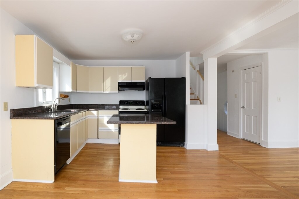 Primary Photo - 14 Skehan St