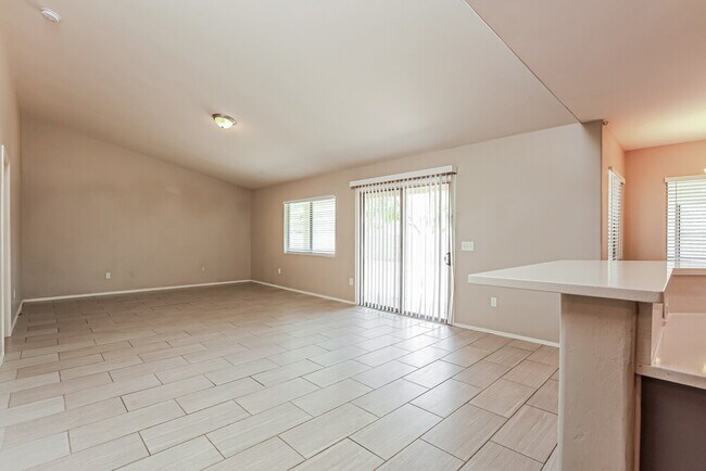 Foto del edificio - 6492 W Harbin Ridge Way
