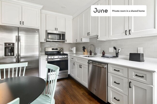 Foto del edificio - Room in Shared 4 bed/1.5 bath home