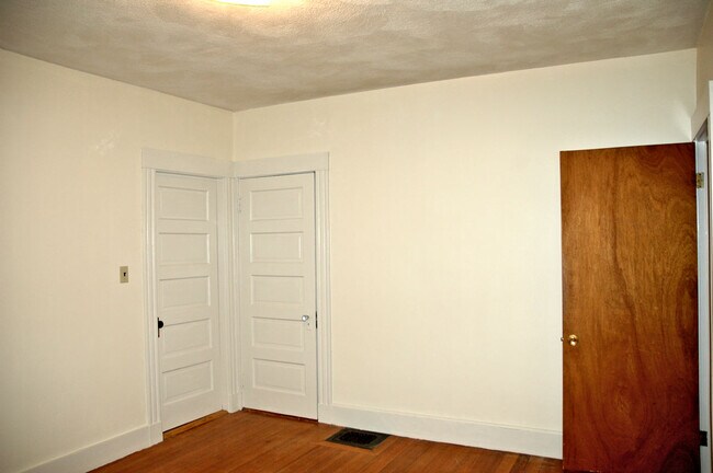 BR1 view 1 - 5 Davis Rd