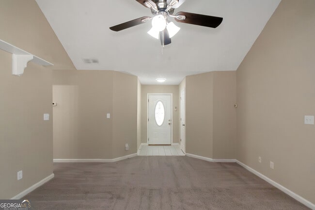 Building Photo - 123 Willow Springs Ln