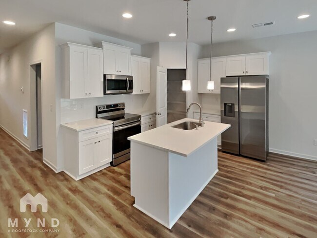 Foto del edificio - 2425 Kendrick Dr