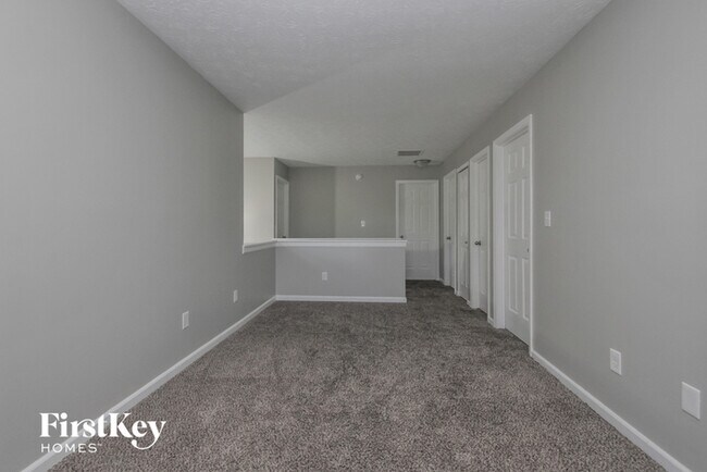 Building Photo - 5910 Prairie Creek Dr