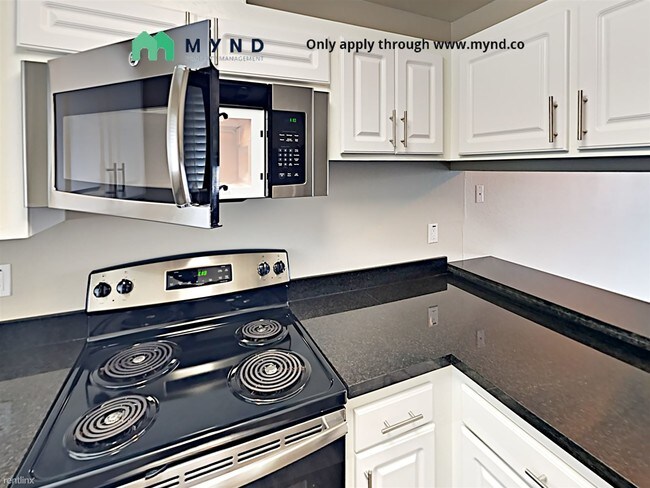 Building Photo - 6500 Country Club Dr