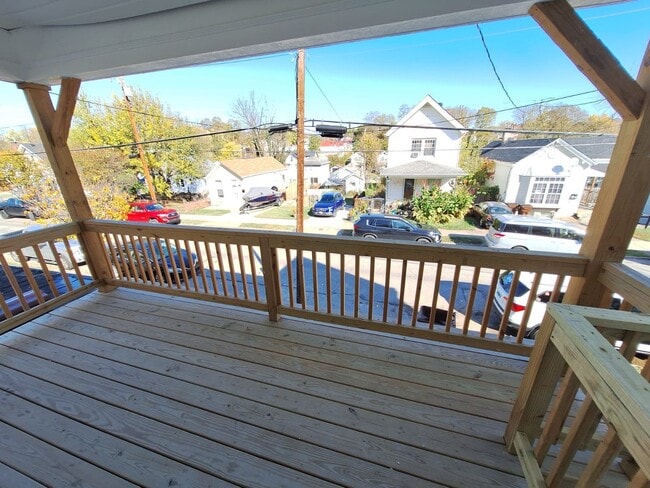 Foto del edificio - 1613 Jefferson Ave