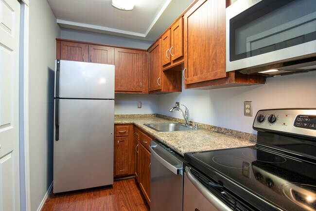 Building Photo - 8625 Village Way