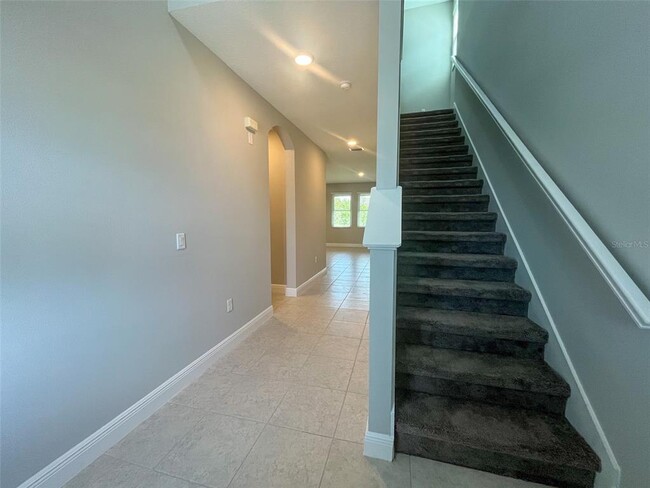 Building Photo - 6253 Great Bear Dr