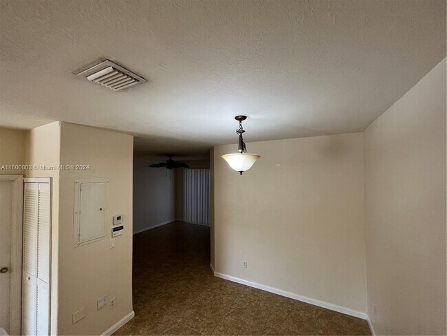 Foto del edificio - 2708 SE 15th Pl