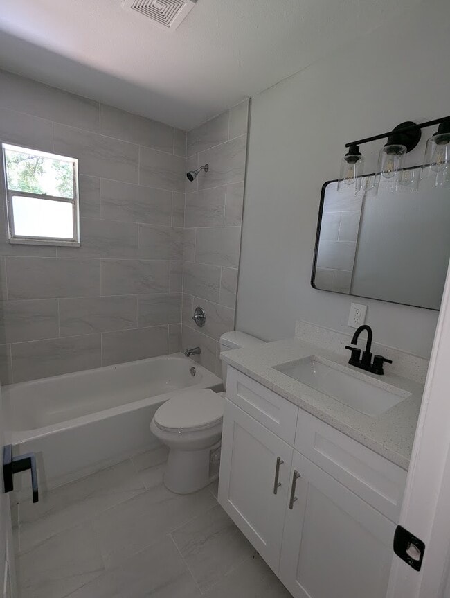 Building Photo - 10804 N 53rd St