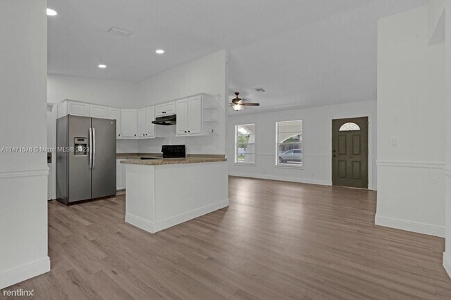 Building Photo - 3 br, 2 bath House - 6620 SW 6th St