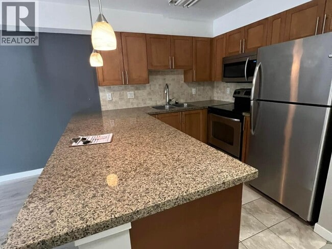 Photo du bâtiment - 2373 Atkins Ave