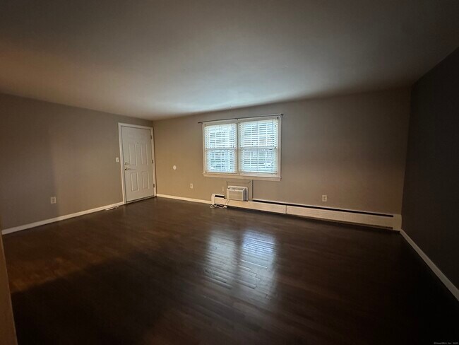 Building Photo - 43 Brewster Rd