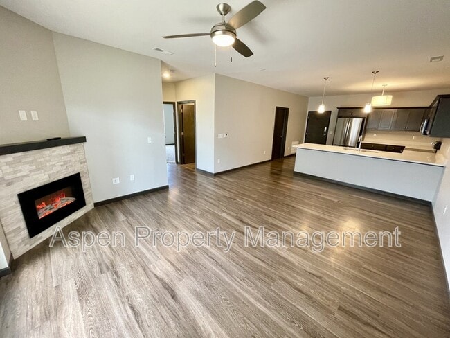 Building Photo - 2871 Spring Rose Cir