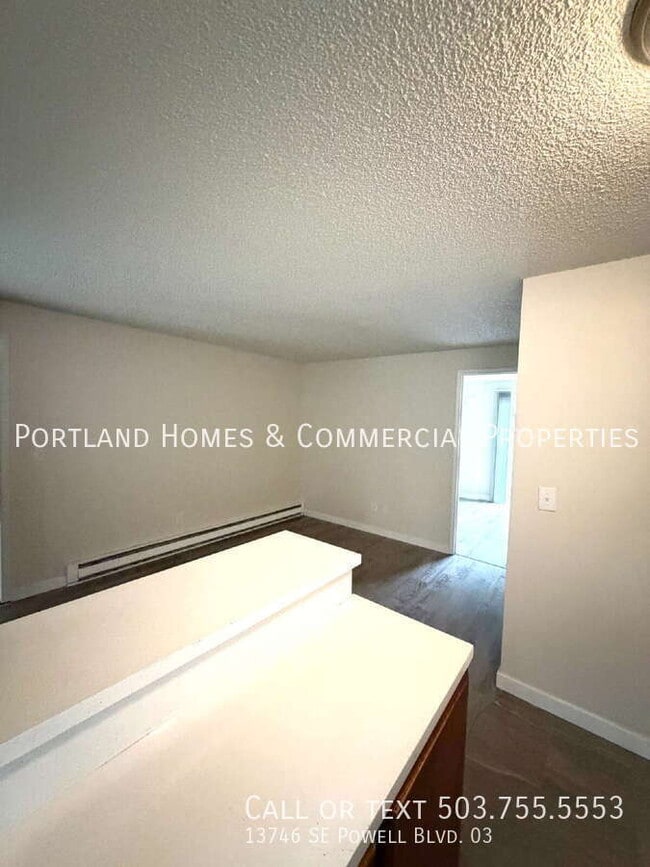 Building Photo - 13746 SE Powell Blvd