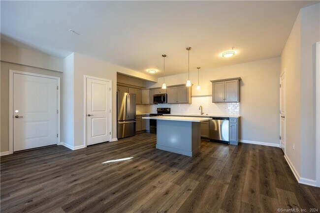 Building Photo - 64 E Mitchell Ave