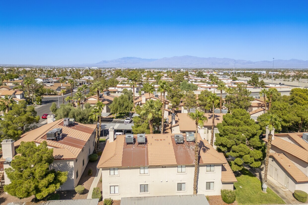 Foto principal - 809 Rock Springs Dr