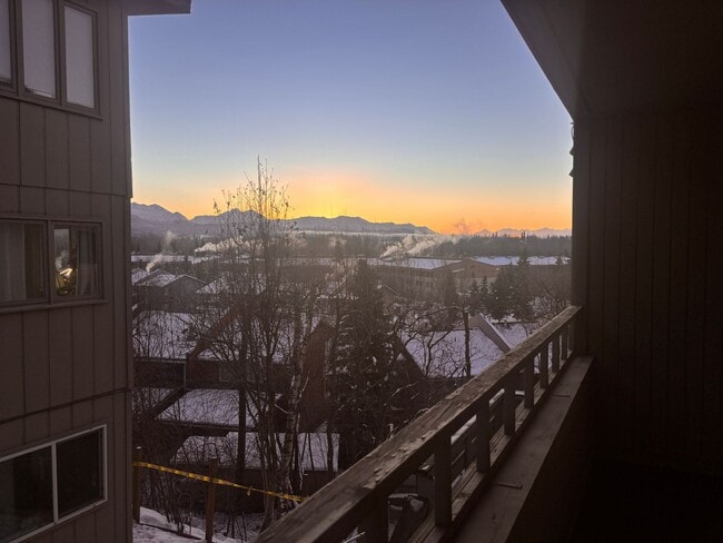 Building Photo - Perfect 2 Bed/2 Bath Downtown Condo w/Washer and Dryer Included!