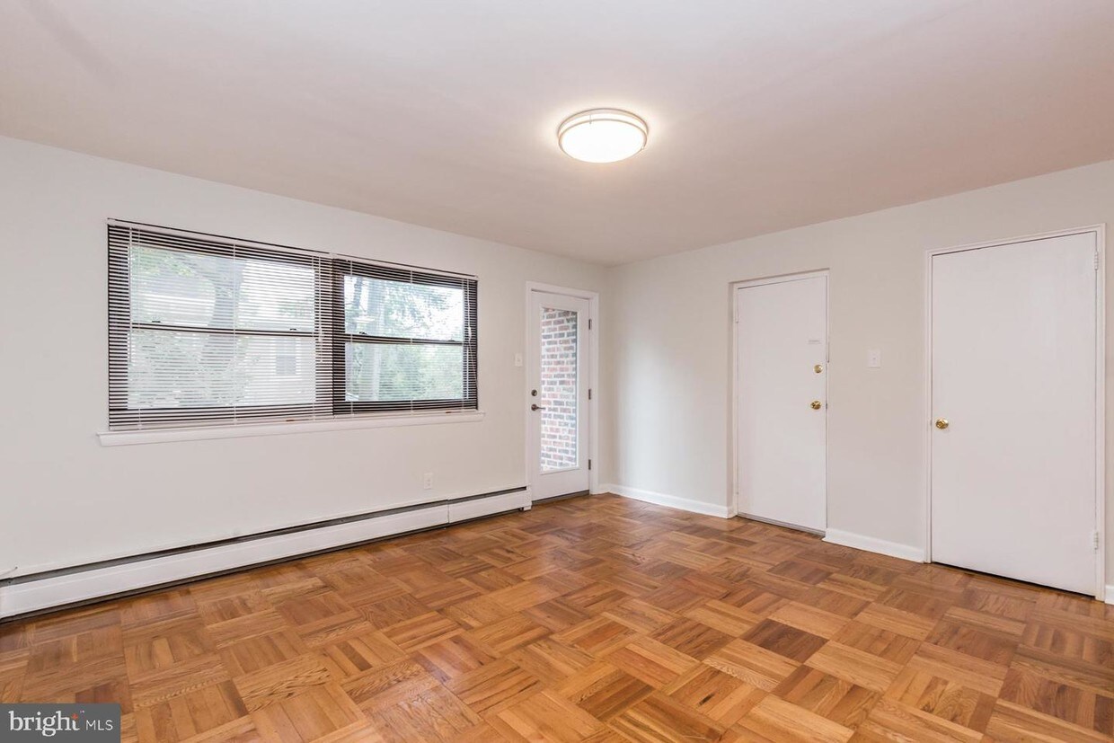Primary Photo - 540 W Sedgwick St