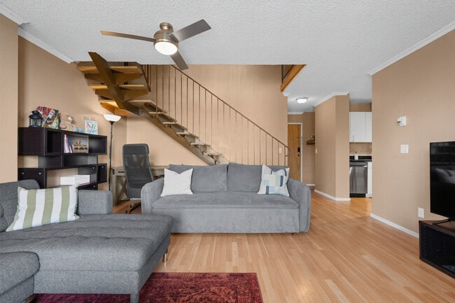 Building Photo - 4944 Dalton Dr