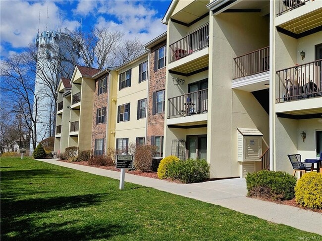 Building Photo - 10 Edinburgh Dr