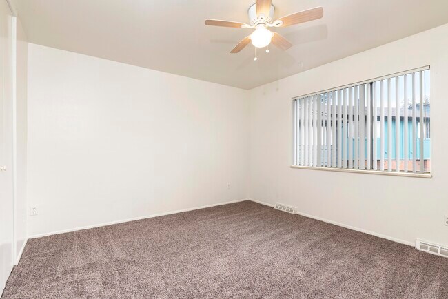 Habitación - The Townhouse Apartment Homes