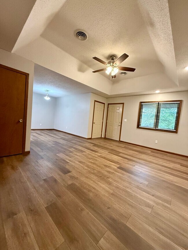Foto del edificio - 714-716 Republic Dr