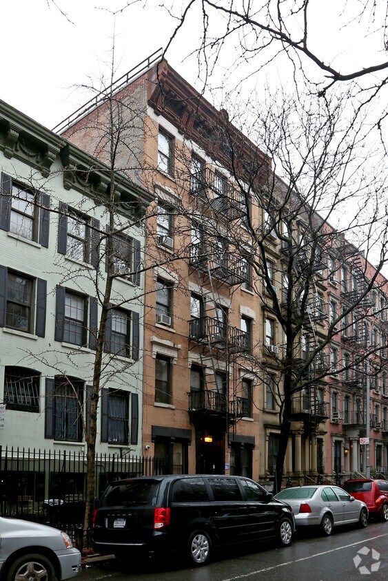 416 W 47th St - 416 west 47th