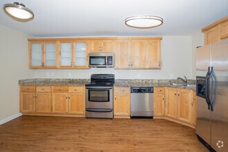 2BR, 1BA - 900SF - La Provence