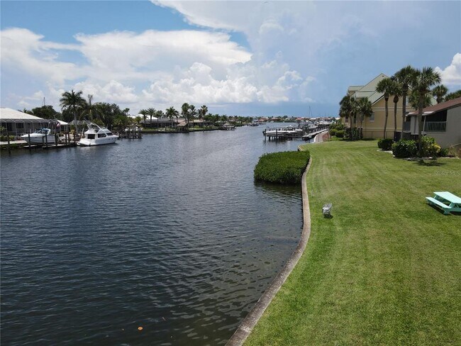 Foto del edificio - 1028 Apollo Beach Blvd