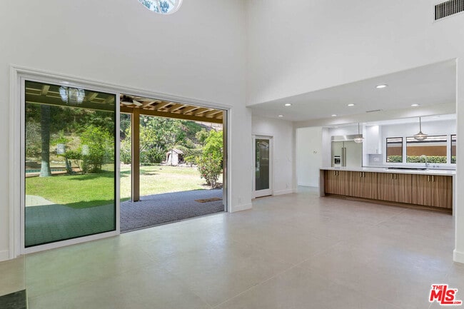 Foto del edificio - 4133 Tarrybrae Terrace