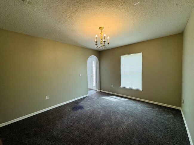 Foto del edificio - Beautiful 2 Story Home Perfect for any Fam...