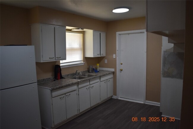 Foto del edificio - 5234 Grace Point Ln