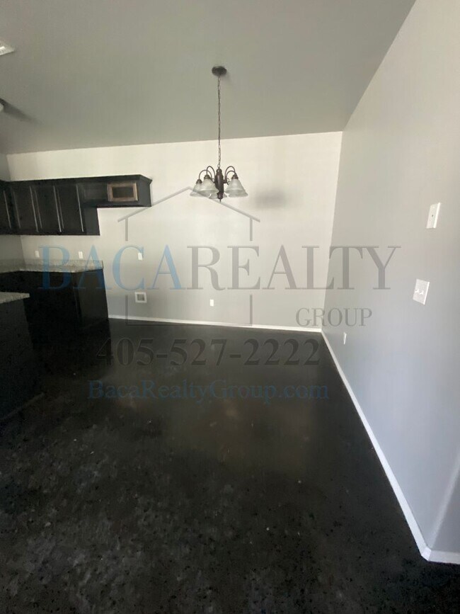 Foto del edificio - Gorgeous newer 3br 2ba duplex!!