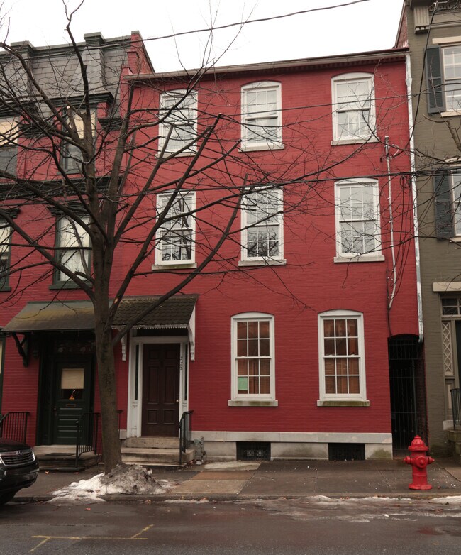 Building Photo - 332 E Orange St