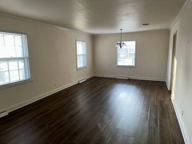 Foto del edificio - Lovely Updated 3 Bedroom House in Shannon ...
