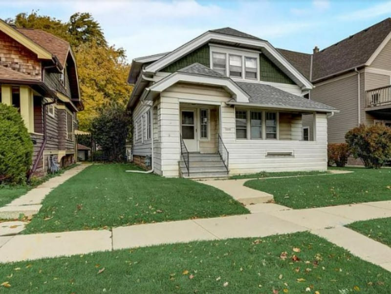 3640 E Cudahy Ave Unit Lower, Cudahy, WI 53110 Apartment for Rent in