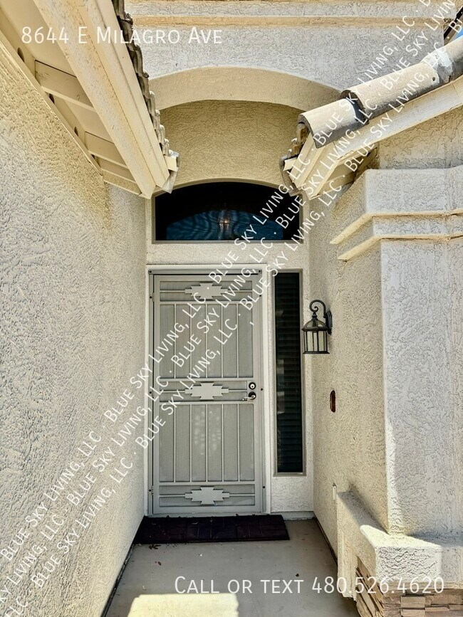 Foto del edificio - 8644 E Milagro Ave