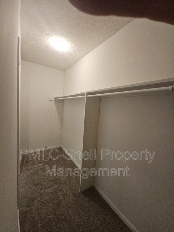 Foto del edificio - 4730 Huron Dr