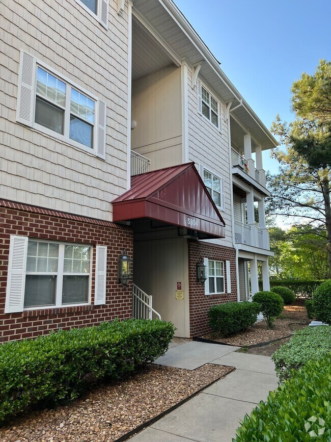 Southmoor of Ridgely Manor Apartments under 1,000 Virginia Beach, VA