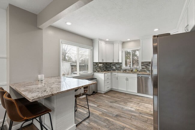Building Photo - Open House | January 6 | Charming Salt Lake Home. Recently renovated with amazing upgrades