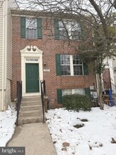 Building Photo - 8624 Mayaone St