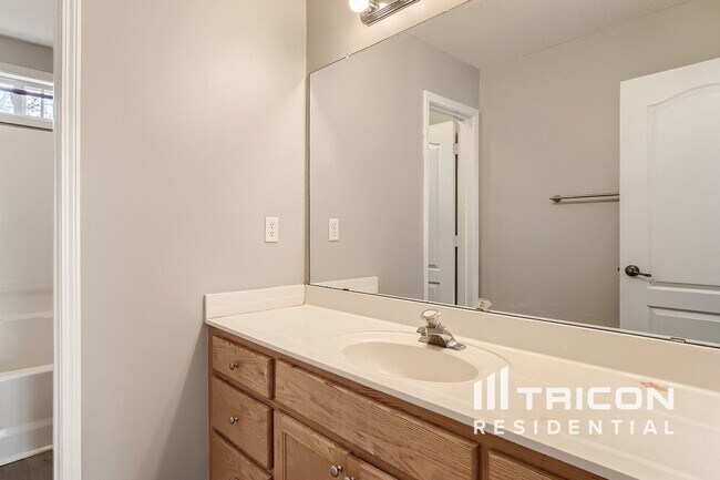 Building Photo - 307 Mandy Rose Trce